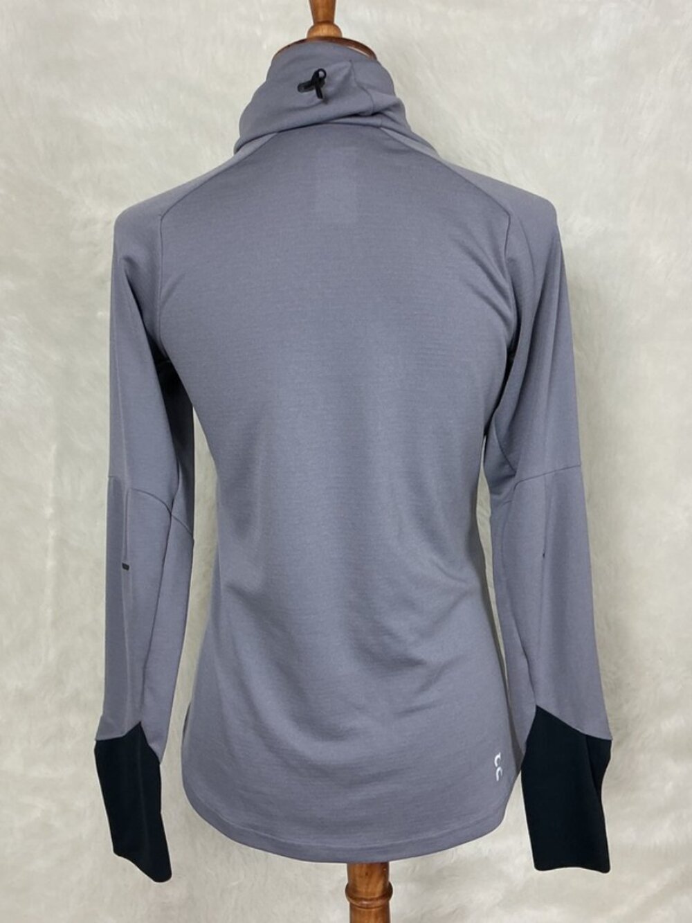 On Running Gray Long Sleeeve Weather Shirt Fossil Rock XS - Picture 3 of 9
